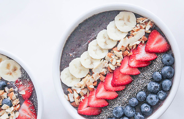 vergan-berry-crunch-smoothie-bowl