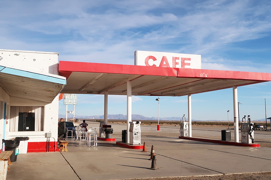 Roy's motel café