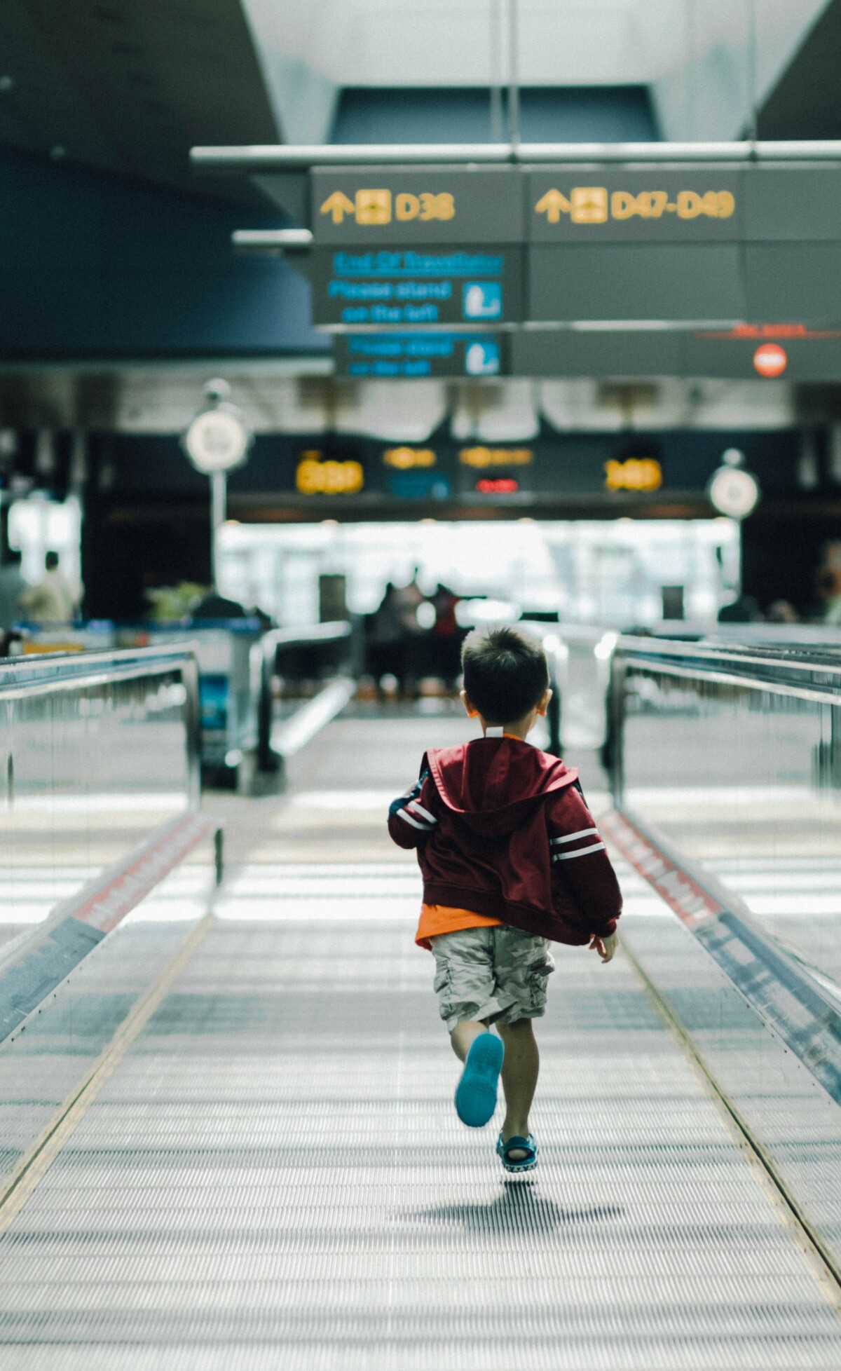 Voyager seul en avion avec ses enfants : mode d’emploi