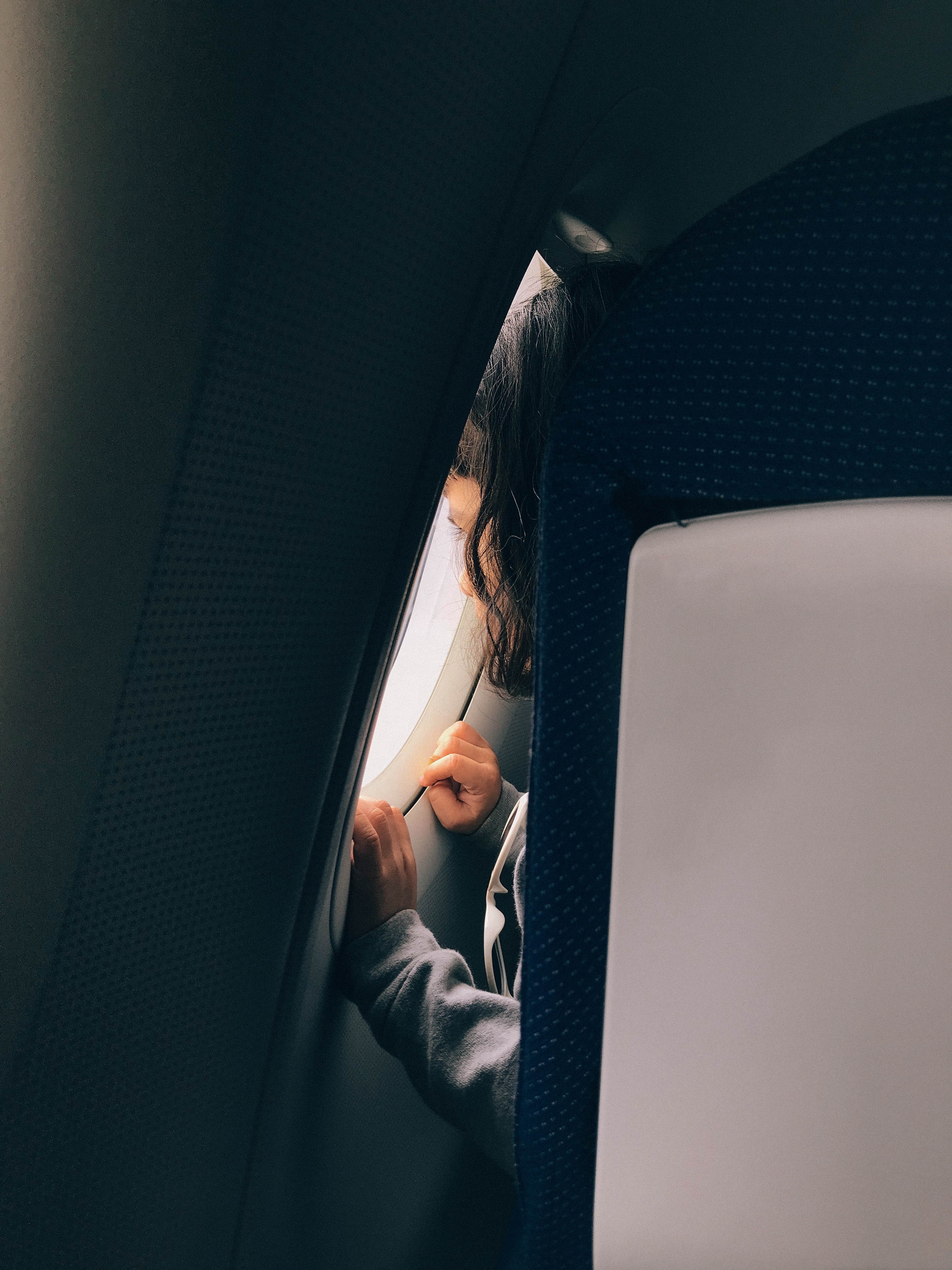 Voyager seul en avion avec ses enfants : mode d’emploi