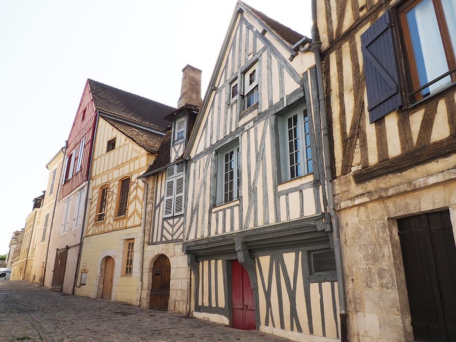 dans les rue auxerre bourgogne